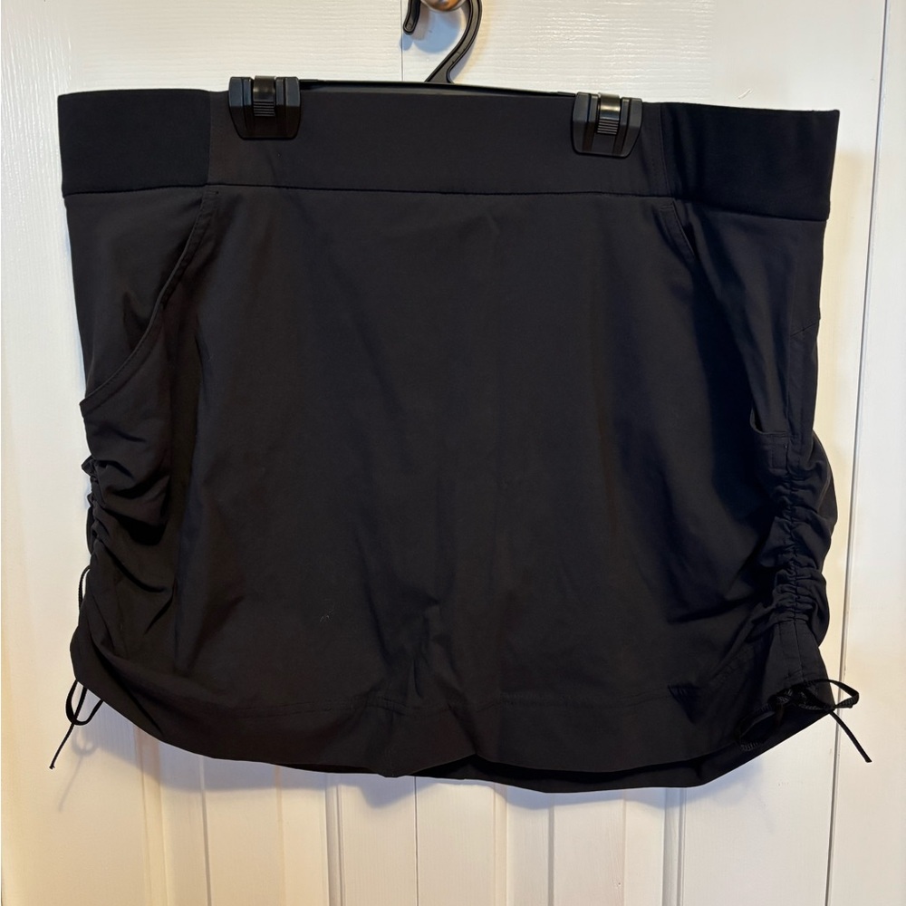 Columbia Women's Black Skort